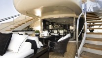 ILLUSION 120 - Aft Deck & Alfresco Dining